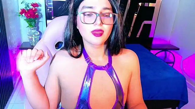 Gaby Gil  online show from 2, 6, 2026
