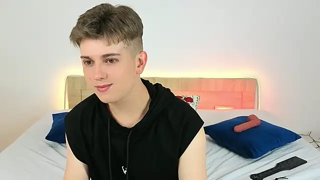 Miless Cooper online show from 18, 6, 2026