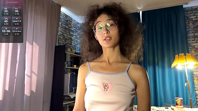 Snapshot of CurlyWinx chatting on 9, 6, 2026 CurlyWinx online show from 9, 6, 2026