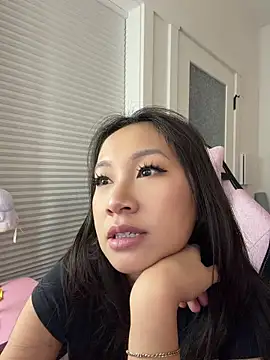 petiteTai online show from 8, 6, 2026