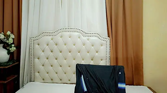 Ladymikaela online show from 18, 7, 2026
