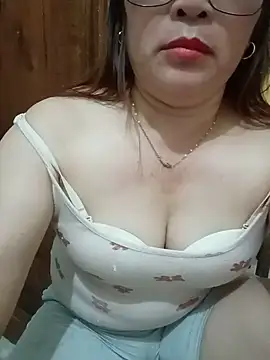 Snapshot of FlowerSexy95 chatting on 9, 5, 2026 FlowerSexy95 online show from 9, 5, 2026