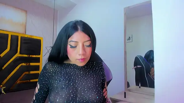 Snapshot of Ey_Im_simone_ chatting on 2, 7, 2026 Ey Im simone online show from 2, 7, 2026