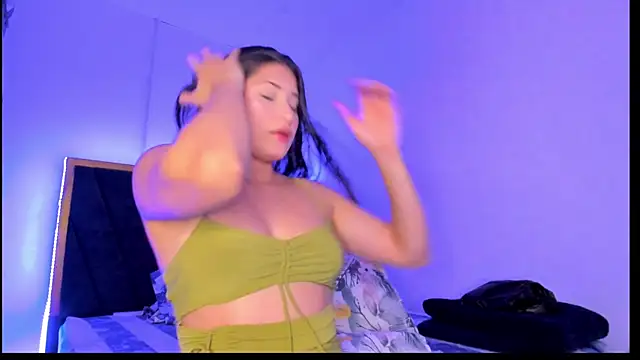 VioletaSanchez24 online show from 19, 6, 2026