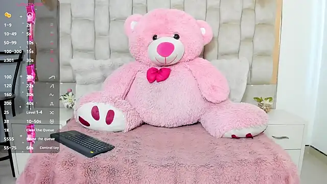 Snapshot of MaddyReyes chatting on 12, 6, 2026 MaddyReyes online show from 12, 6, 2026