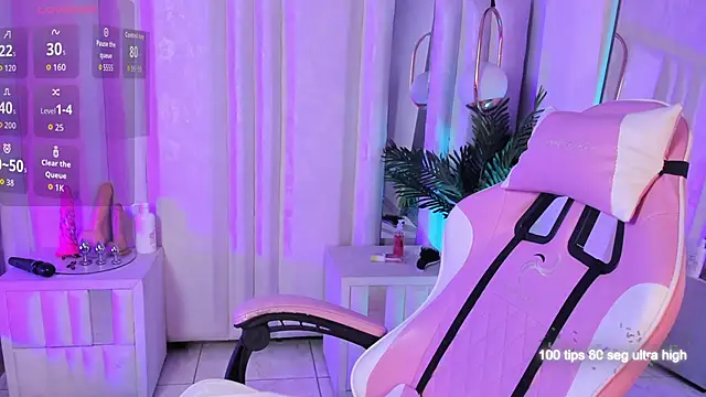 Snapshot of Amara_lunee chatting on 18, 6, 2026 Amara lunee online show from 18, 6, 2026