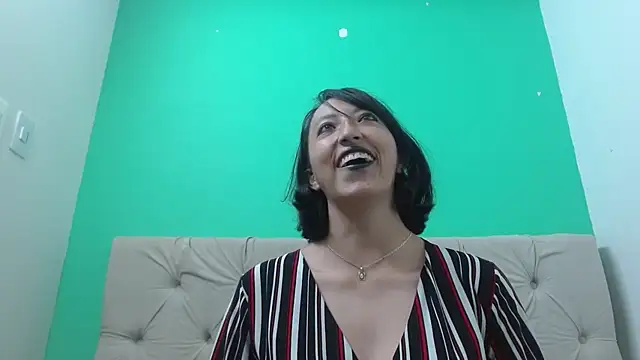 Snapshot of amoremerchmar chatting on 3, 7, 2026 amoremerchmar online show from 3, 7, 2026