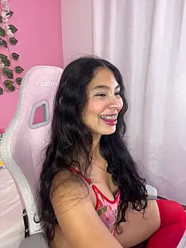 Snapshot of melody_flowers18 chatting on 8, 5, 2026 melody flowers18 online show from 8, 5, 2026