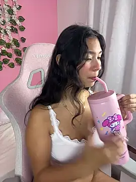 Snapshot of melody_flowers18 chatting on 11, 5, 2026 melody flowers18 online show from 11, 5, 2026