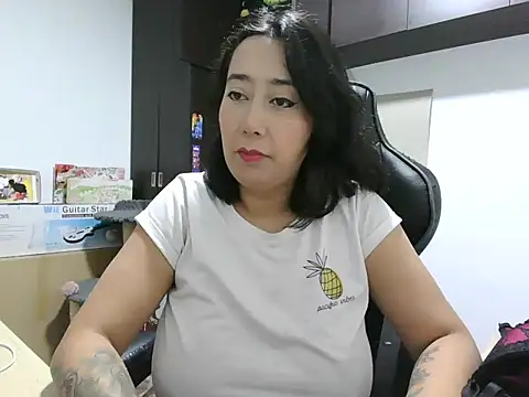 Snapshot of saramaSS chatting on 24, 5, 2026 saramaSS online show from 24, 5, 2026