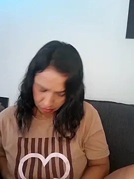 Snapshot of mell0102 chatting on 2, 6, 2026 mell0102 online show from 2, 6, 2026