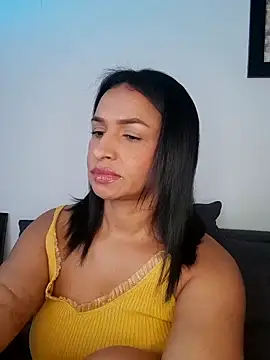 Snapshot of mell0102 chatting on 5, 6, 2026 mell0102 online show from 5, 6, 2026