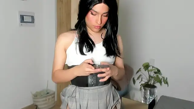Snapshot of naomimoore828 chatting on 20, 5, 2026 naomimoore828 online show from 20, 5, 2026