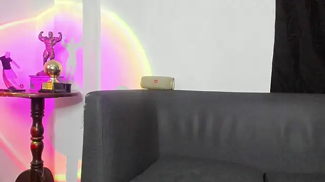 Snapshot of AlexRoyce_ chatting on 12, 5, 2026 AlexRoyce online show from 12, 5, 2026