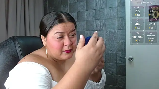 Snapshot of Princess_Xoxo chatting on 8, 6, 2026 Princess Xoxo online show from 8, 6, 2026