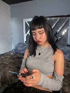 AntonellaCooper Pink online show from 25, 6, 2026