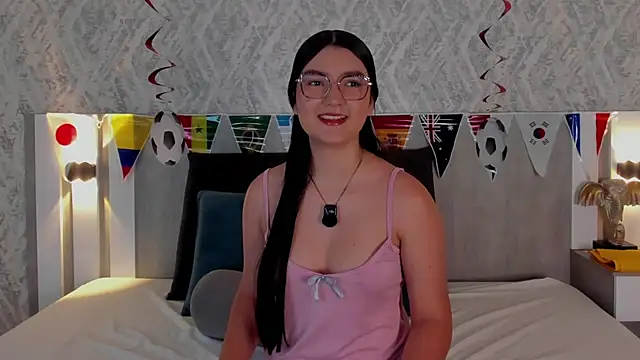 Vaalentina Lux online show from 22, 6, 2026