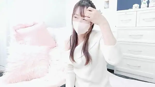 Yuna o63 online show from 8, 5, 2026