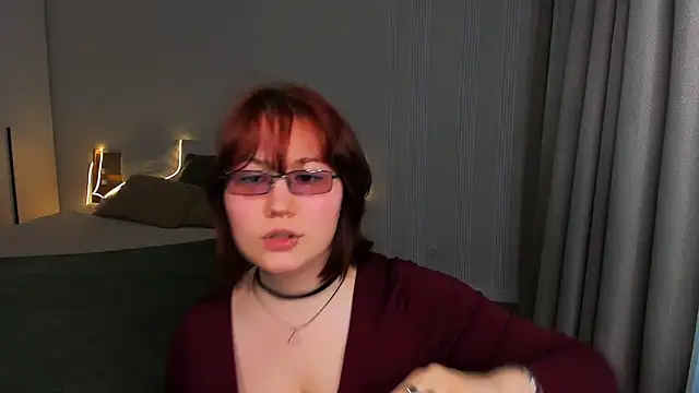 MiaLacrice online show from 26, 5, 2026