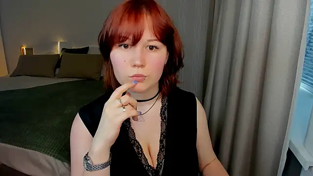 MiaLacrice online show from 29, 5, 2026
