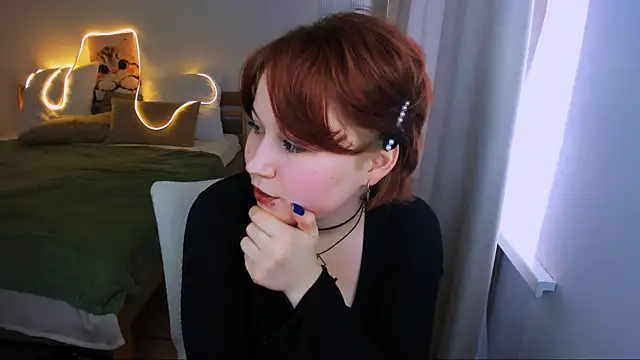 MiaLacrice online show from 27, 6, 2026