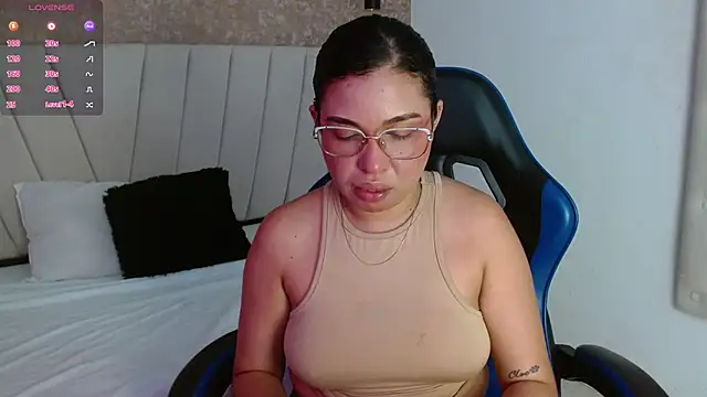 Snapshot of AliceSmity__ chatting on 11, 6, 2026 AliceSmity online show from 11, 6, 2026