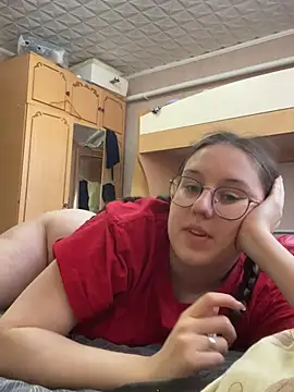 Snapshot of viksiss chatting on 13, 5, 2026 viksiss online show from 13, 5, 2026