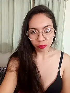 Snapshot of Mia_essence chatting on 9, 5, 2026 Mia essence online show from 9, 5, 2026