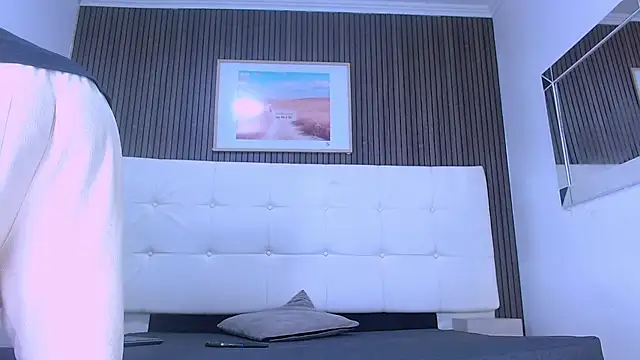 Dilan Hall online show from 4, 6, 2026