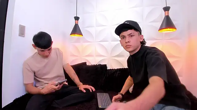 Matiuss and Tonnycam online show from 8, 5, 2026