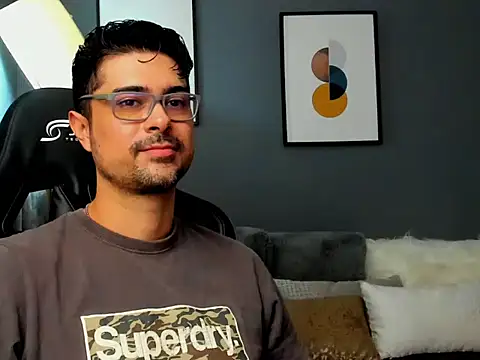 Snapshot of ZEI-001 chatting on 27, 5, 2026 ZEI-001 online show from 27, 5, 2026