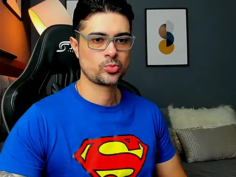 Snapshot of ZEI-001 chatting on 7, 6, 2026 ZEI-001 online show from 7, 6, 2026