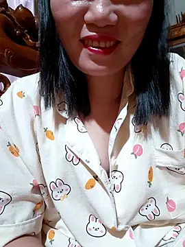 Snapshot of -Trici- chatting on 4, 7, 2026 -Trici- online show from 4, 7, 2026