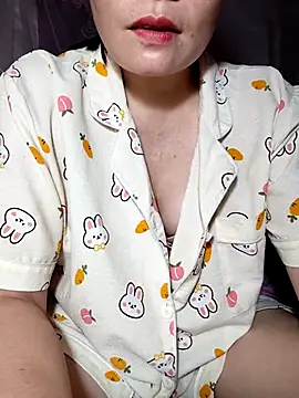 Snapshot of -Trici- chatting on 10, 7, 2026 -Trici- online show from 10, 7, 2026