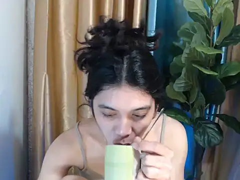 Snapshot of RoseAmarie chatting on 5, 8, 2026 RoseAmarie online show from 5, 8, 2026