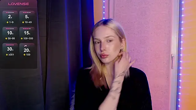Snapshot of MichelleVelour chatting on 11, 5, 2026 MichelleVelour online show from 11, 5, 2026