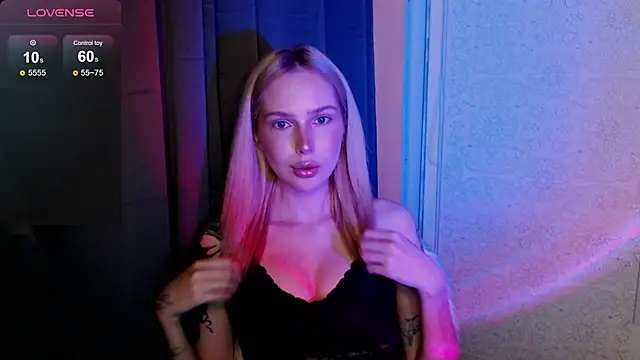 Snapshot of MichelleVelour chatting on 13, 5, 2026 MichelleVelour online show from 13, 5, 2026