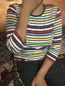 Snapshot of NRI_brutal_couple chatting on 4, 7, 2026 NRI brutal couple online show from 4, 7, 2026