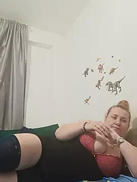 Snapshot of JuliaBestX chatting on 9, 6, 2026 JuliaBestX online show from 9, 6, 2026