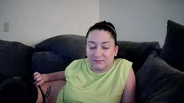 Hottie90210 online show from 10, 5, 2026