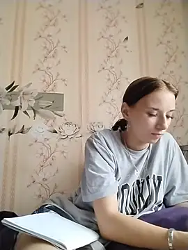 -VictoriaJohnson- online show from 6, 7, 2026