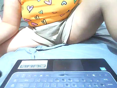 Snapshot of xsweetlover69x chatting on 17, 6, 2026 xsweetlover69x online show from 17, 6, 2026
