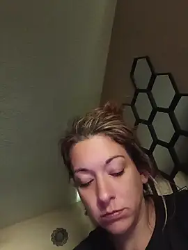 Snapshot of missbellastar chatting on 18, 5, 2026 missbellastar online show from 18, 5, 2026