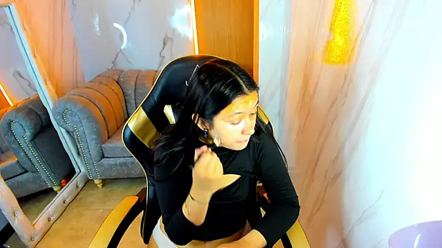 HoneyDoll tf online show from 8, 6, 2026