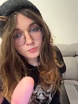 Snapshot of cutypiefull chatting on 15, 5, 2026 cutypiefull online show from 15, 5, 2026