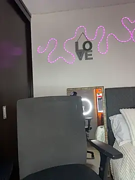 Snapshot of Isa_steele chatting on 19, 6, 2026 Isa steele online show from 19, 6, 2026