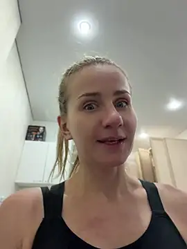 Snapshot of AnnaMist_ chatting on 6, 7, 2026 AnnaMist online show from 6, 7, 2026