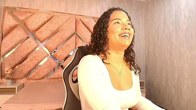 Snapshot of TamaraaHoney chatting on 15, 5, 2026 TamaraaHoney online show from 15, 5, 2026
