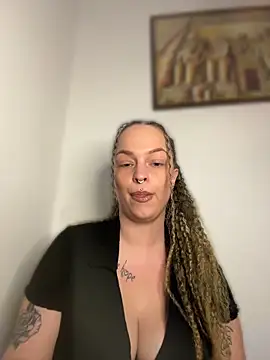 Snapshot of WaitingLucia chatting on 17, 5, 2026 WaitingLucia online show from 17, 5, 2026