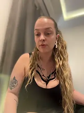 Snapshot of WaitingLucia chatting on 21, 5, 2026 WaitingLucia online show from 21, 5, 2026